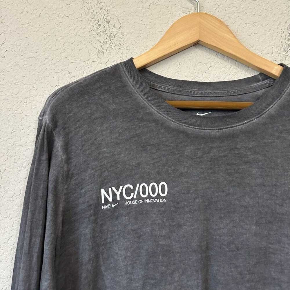NIKE Mens House Of Innovation NYC/000 T-Shirt in … - image 2