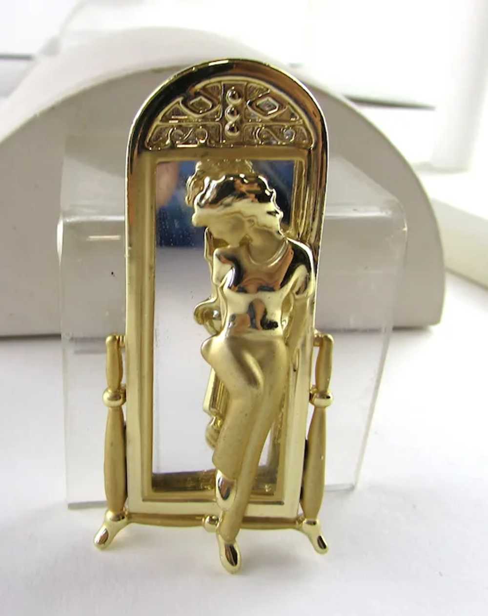 Signed JJ Gold Tone "How do I look" Pin - image 9