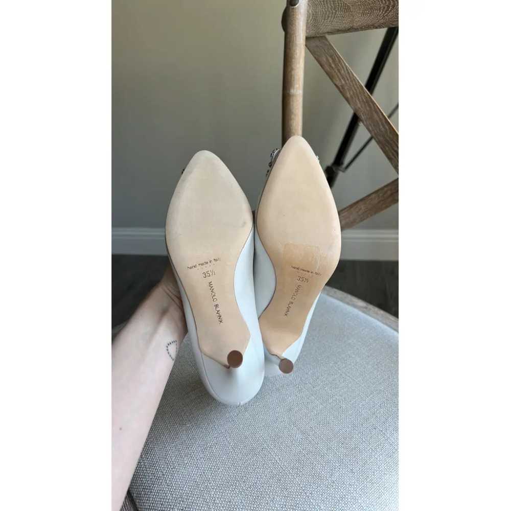 Manolo Blahnik Hangisi leather heels - image 7