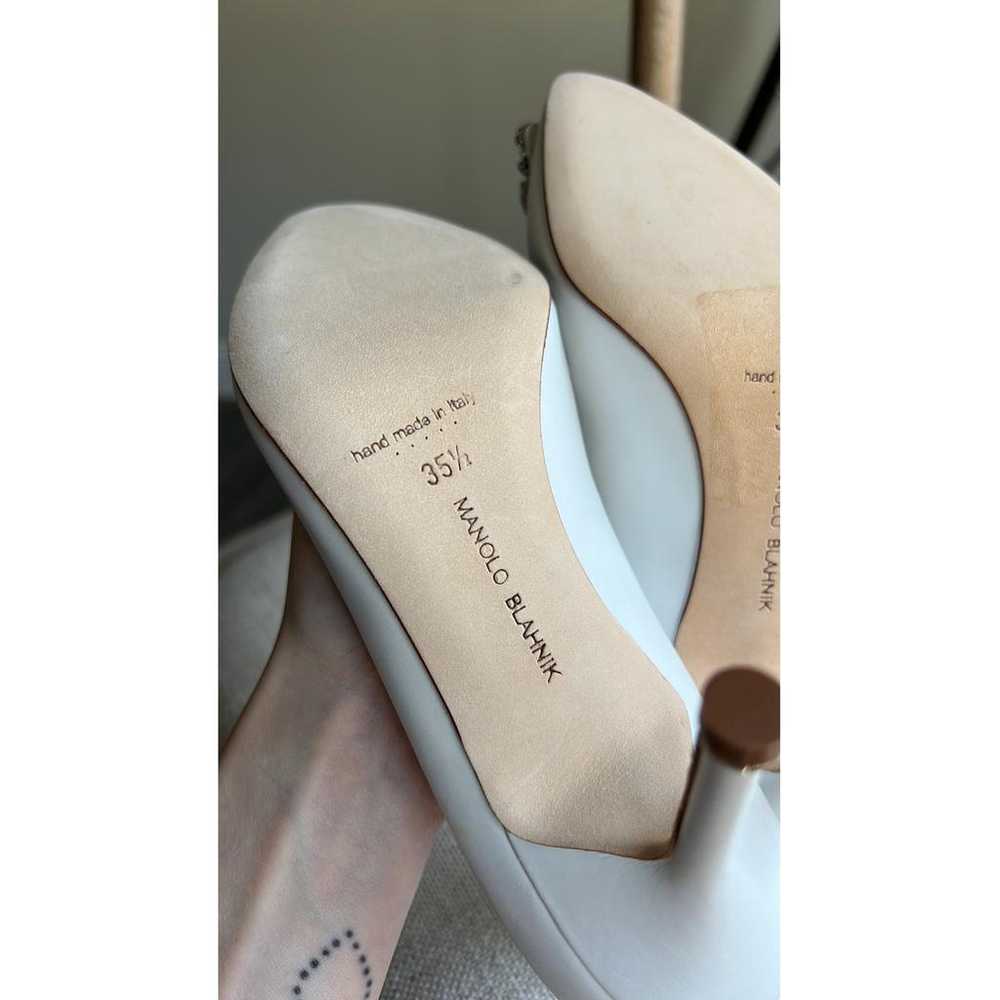 Manolo Blahnik Hangisi leather heels - image 8