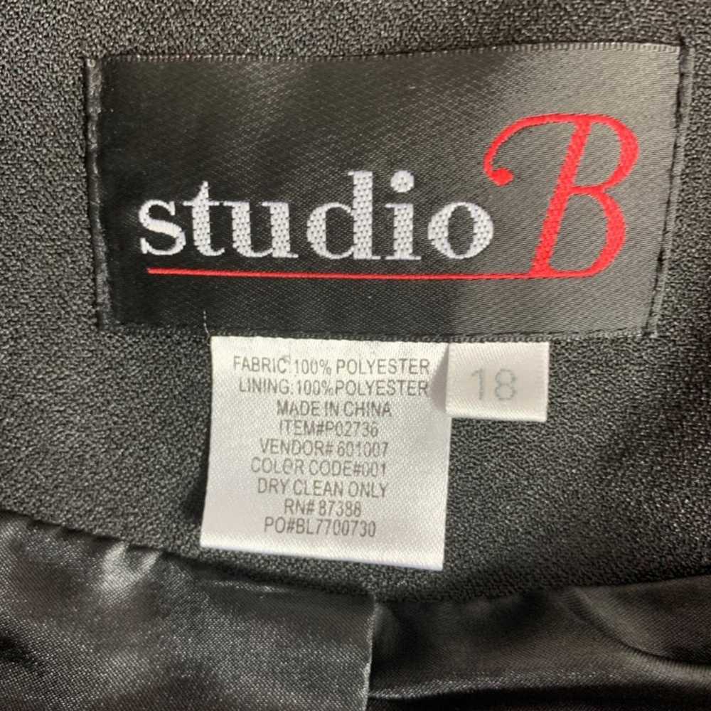 Studio B Woman’s Dress Jacket Size 18 - image 3