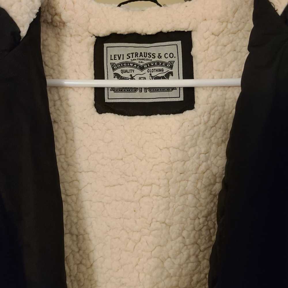 Black sherpa lined Levis jacket - image 2