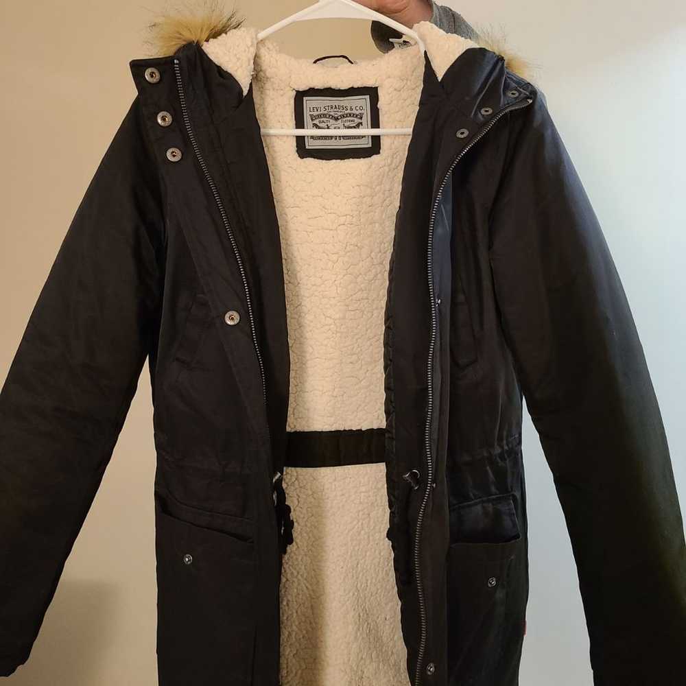 Black sherpa lined Levis jacket - image 3