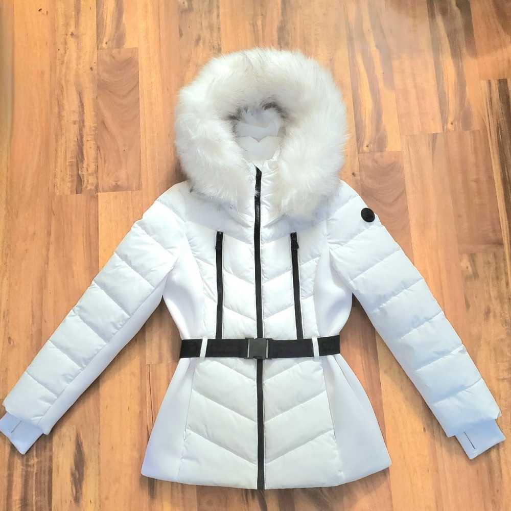 Gorgeous White Winter Coat with Removable Faux Fu… - image 1