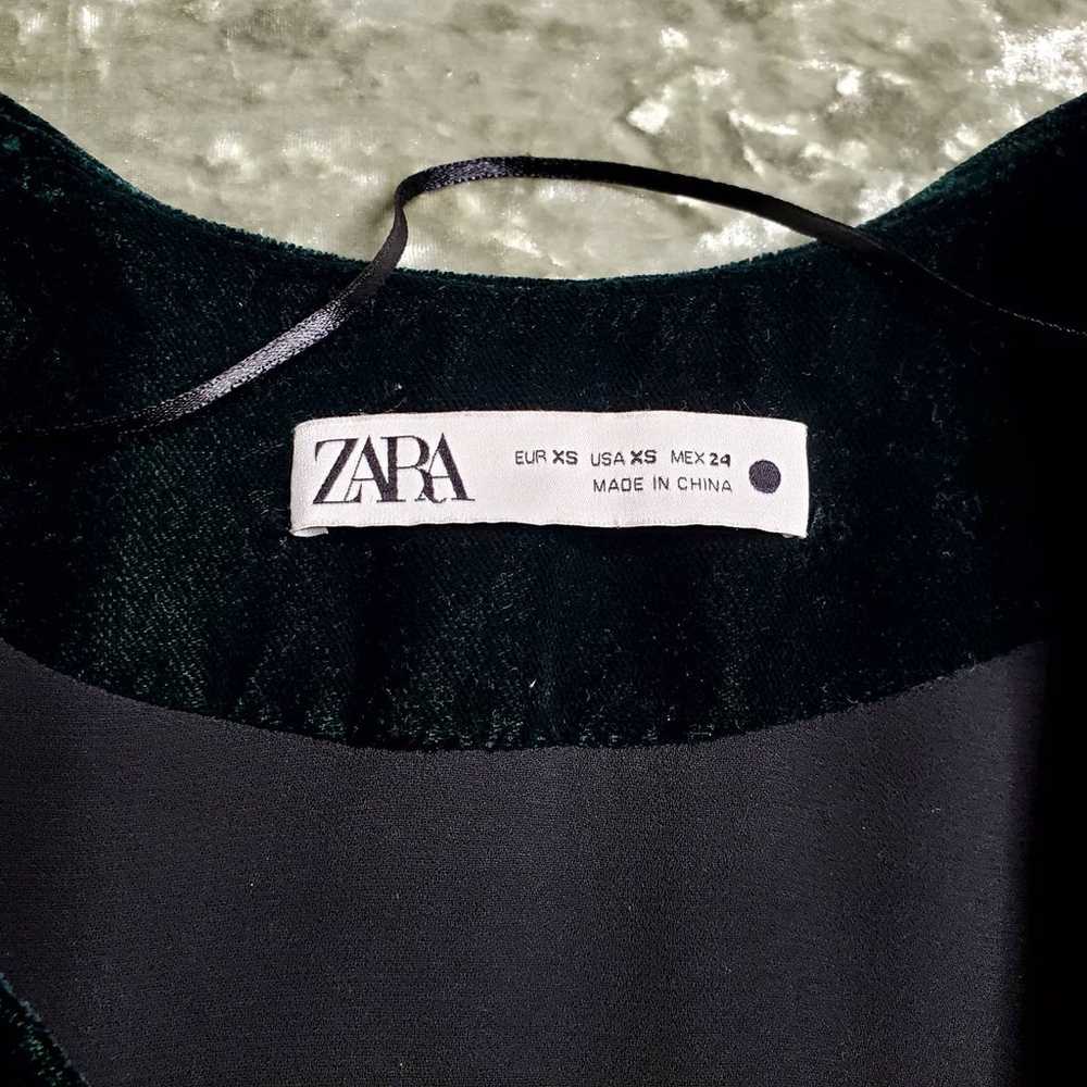 Zara Emerald Green Velvet Pearl Button Blazer - image 6