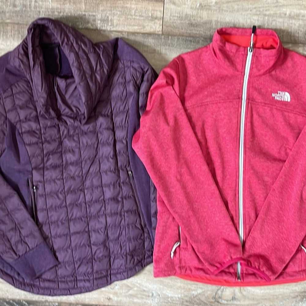 womens north face jackets! - image 1