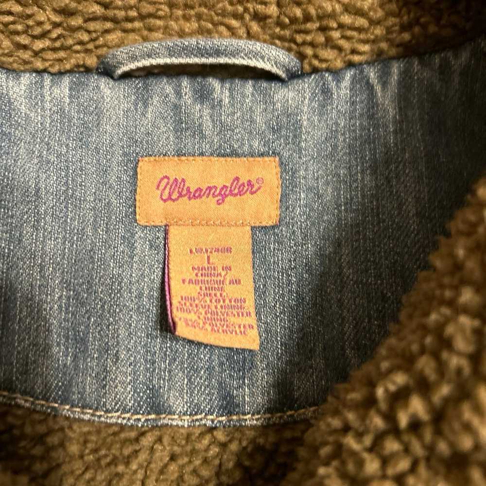 Women’s Wrangler Jean jacket - image 2