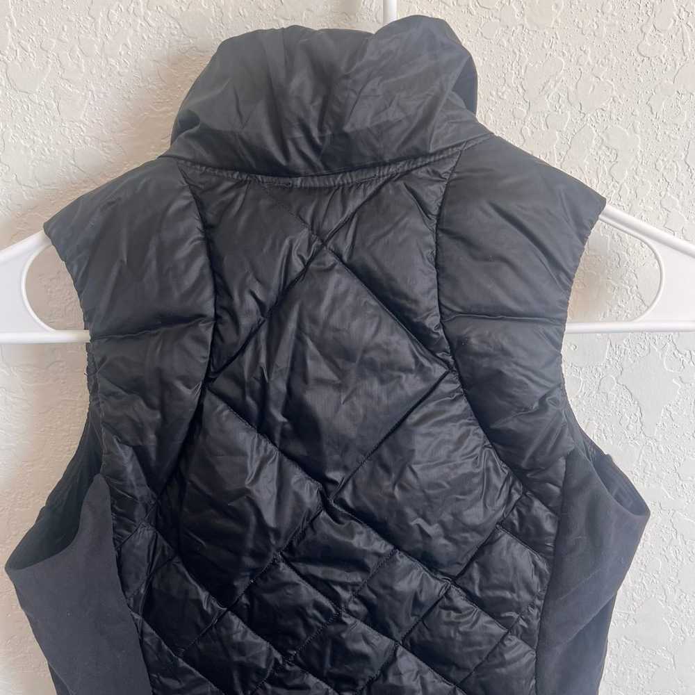 Lululemon Black Vest Size 2 - image 6