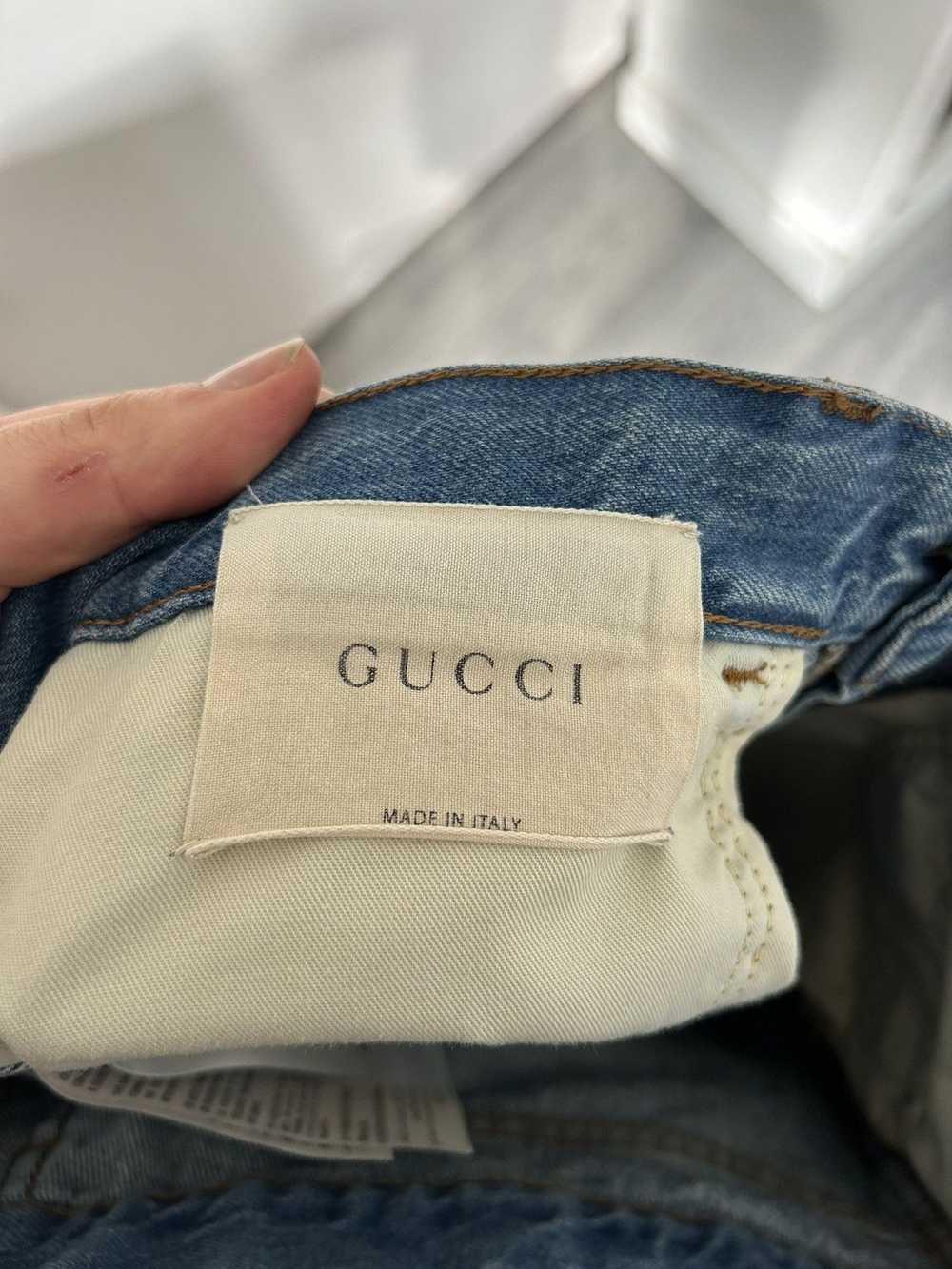 Gucci Snake Embroidered Cropped Denim Jeans - image 5