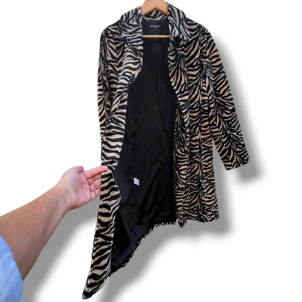 Vintage Betsey Johnson Y2k Zebra Faux Fur Coat Si… - image 3