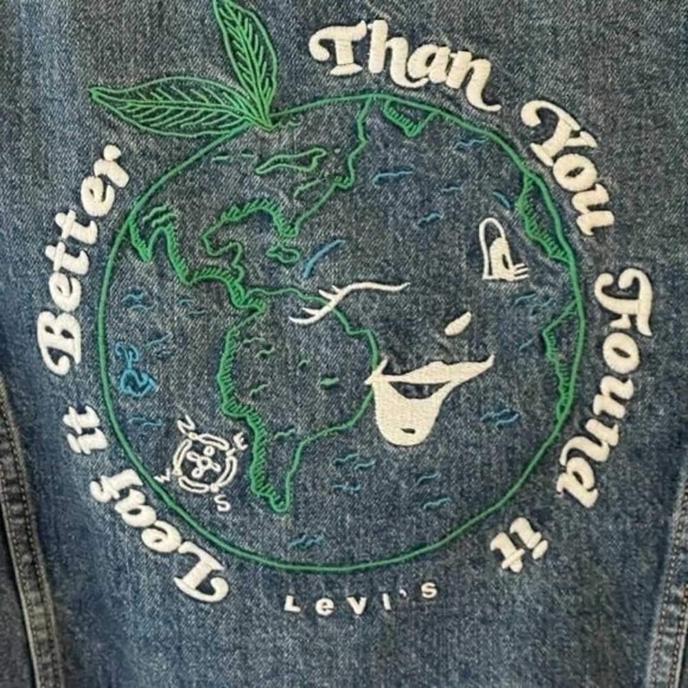 Levi's Vintage Fit Trucker Jacket Leaf It Better … - image 3