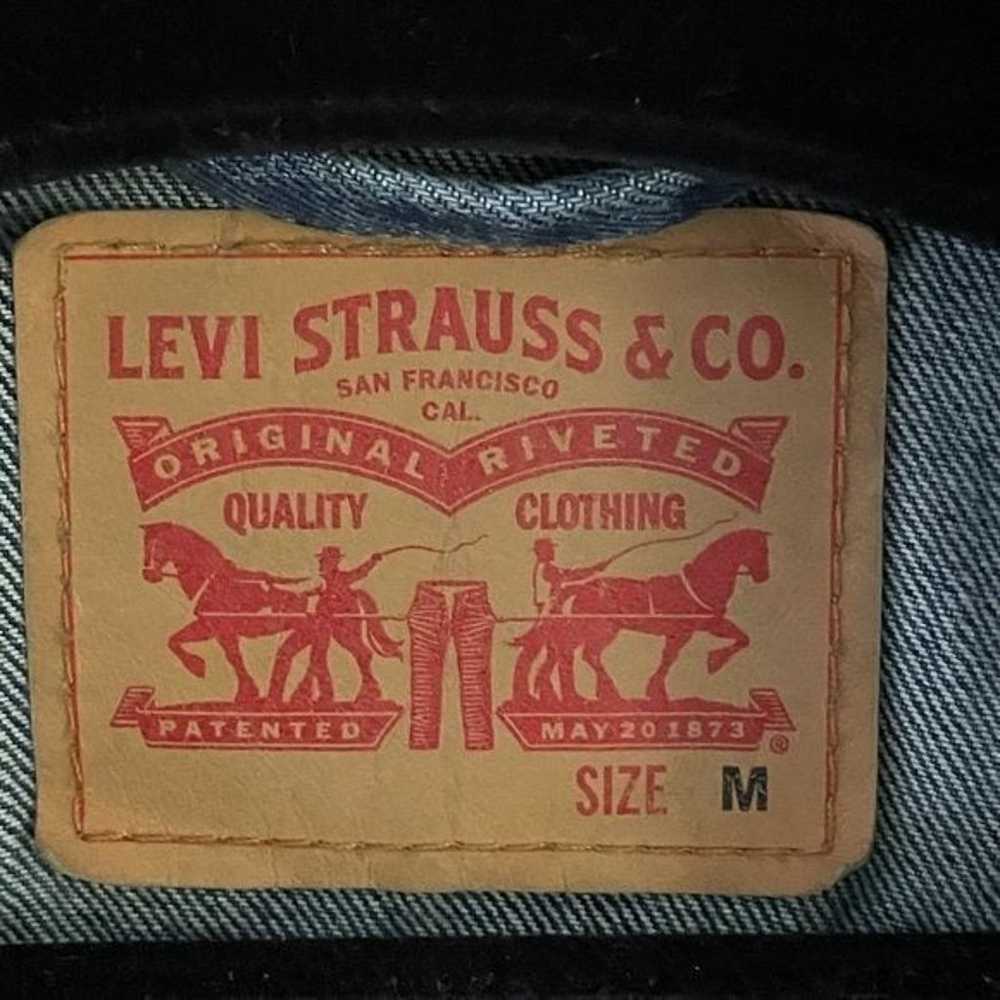 Levi's Vintage Fit Trucker Jacket Leaf It Better … - image 8