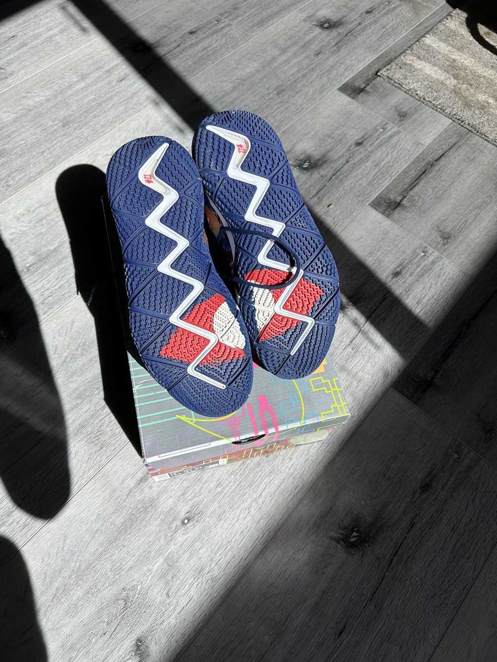 Nike Kyrie basketball shoe - image 3