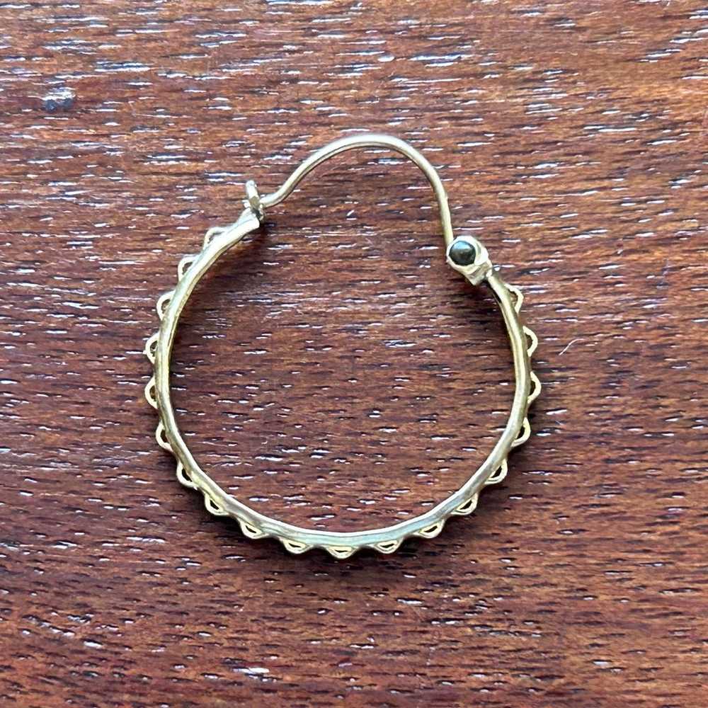 14k Yellow Gold SINGLE Pierced Hoop Earring Mediu… - image 1