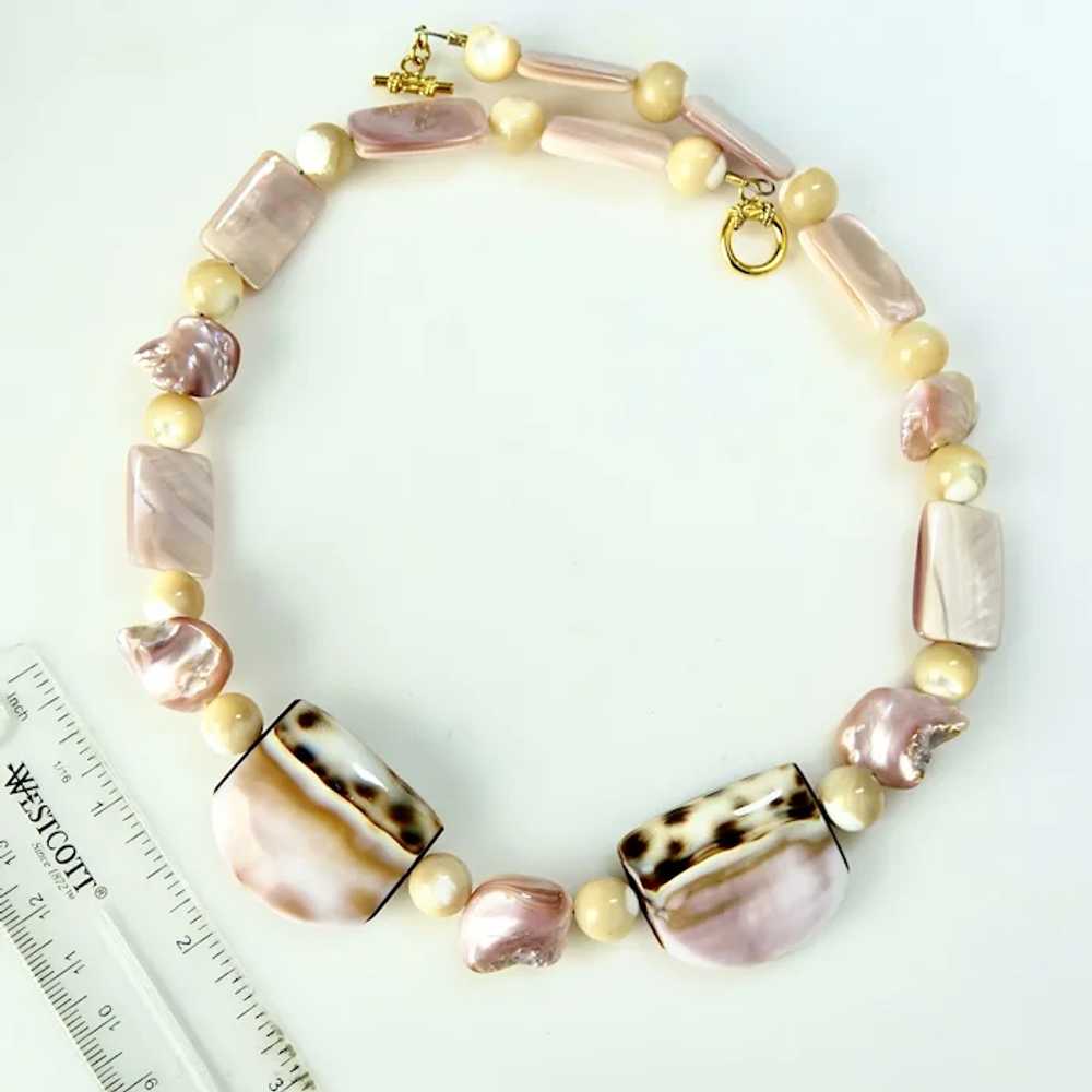 Unique Pink Mother of Pearl and Shell Necklace - image 7