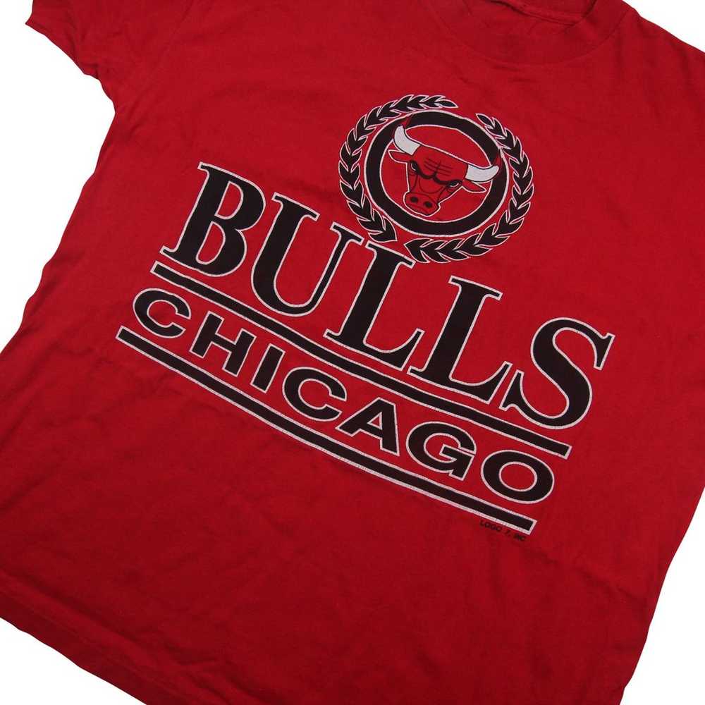 Vintage Chicago Bulls Graphic T Shirt - image 2