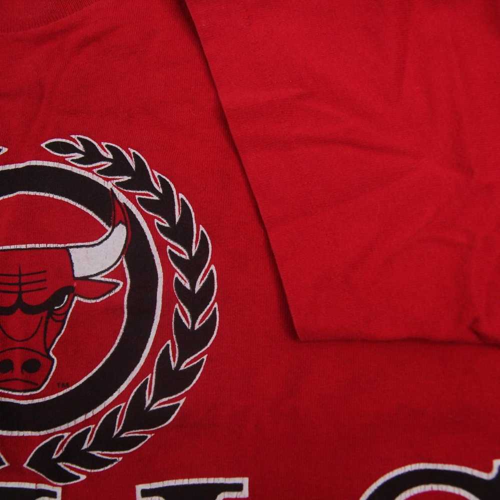 Vintage Chicago Bulls Graphic T Shirt - image 3