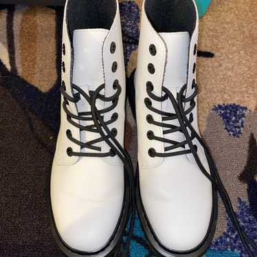Dr. Martens air wair leather boots sz 9 basically… - image 1