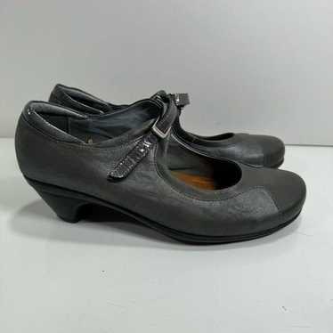 NOAT Women’s Mary Jane Shoes sz 8 Cardinal Leathe… - image 1