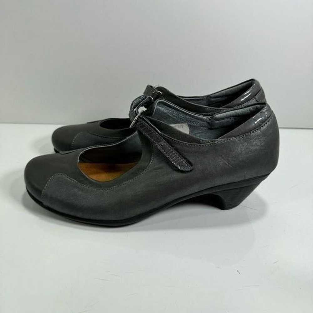NOAT Women’s Mary Jane Shoes sz 8 Cardinal Leathe… - image 4