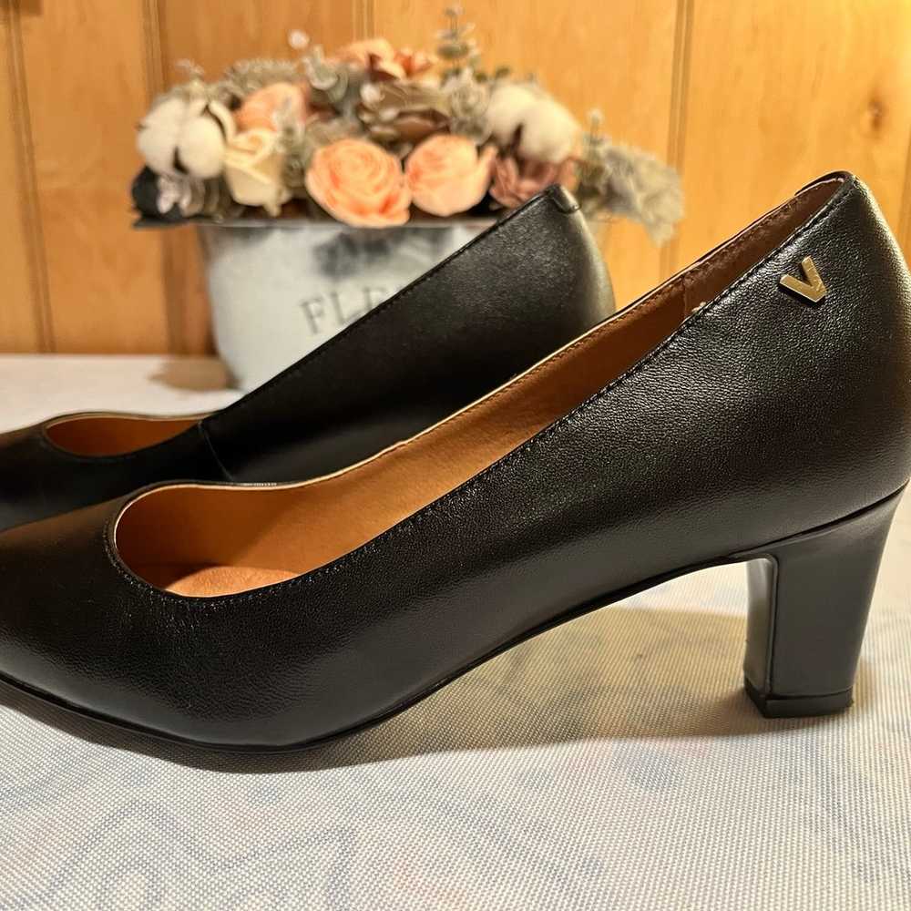 Vionic Madison Mia Black Leather Pointed Toe Heel… - image 1