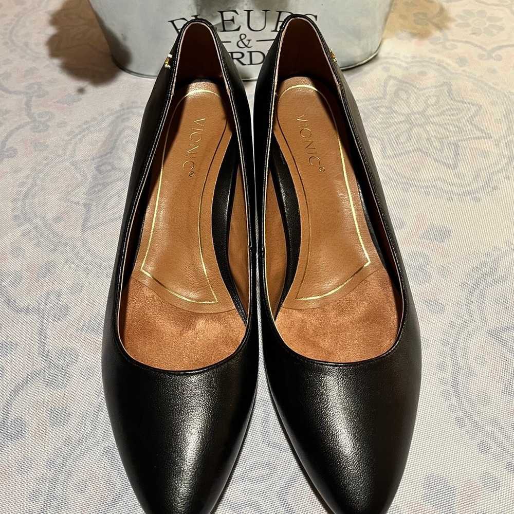 Vionic Madison Mia Black Leather Pointed Toe Heel… - image 2