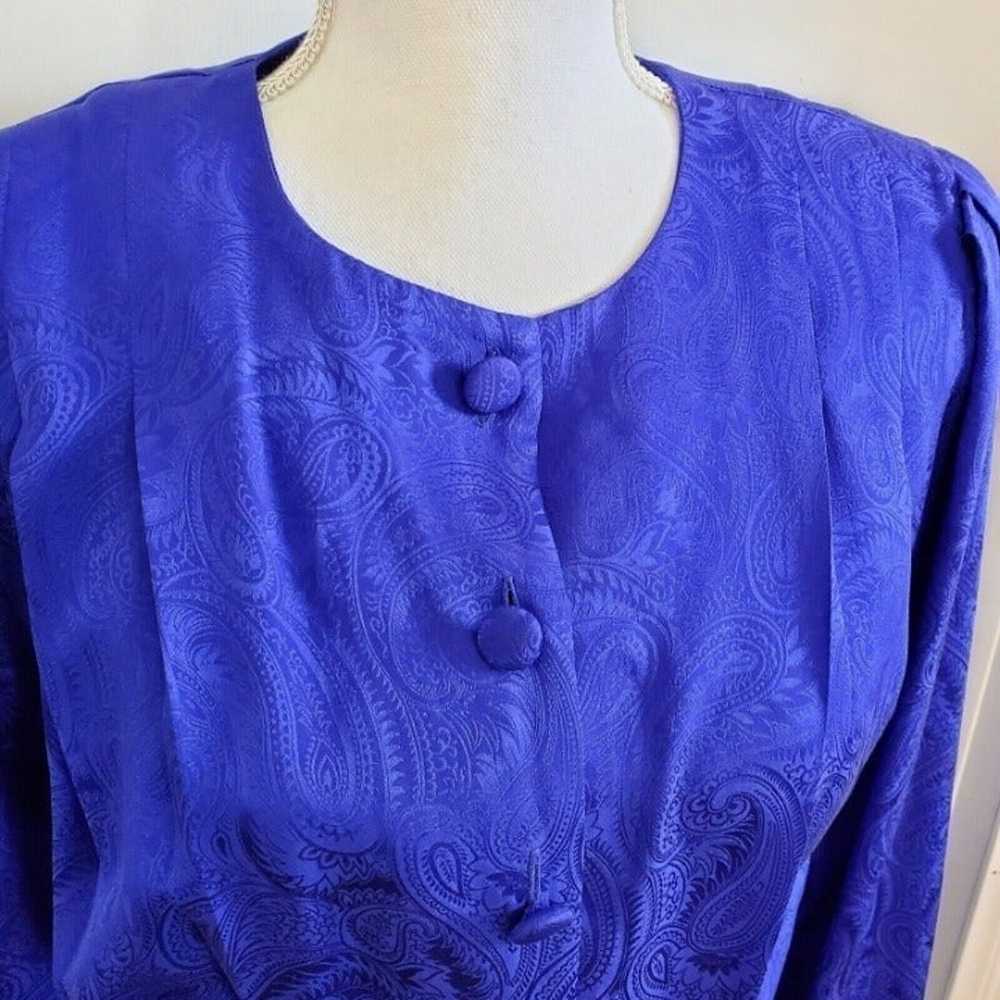 Vintage 80s Sz M Royal Blue Satin Silk Paisley Se… - image 5