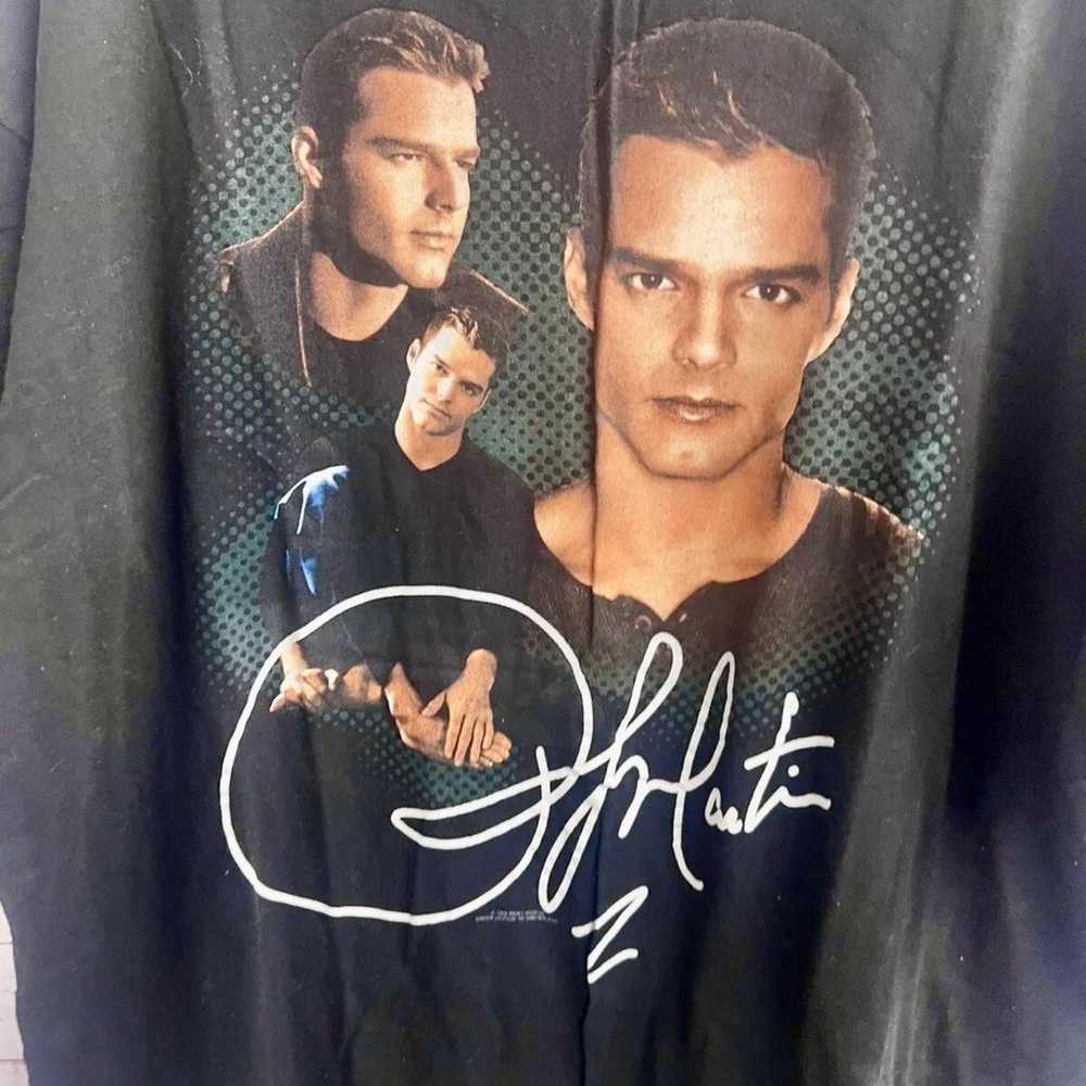 Ricky Martin Vtg 1999 Signature Portrait t-shirt … - image 2