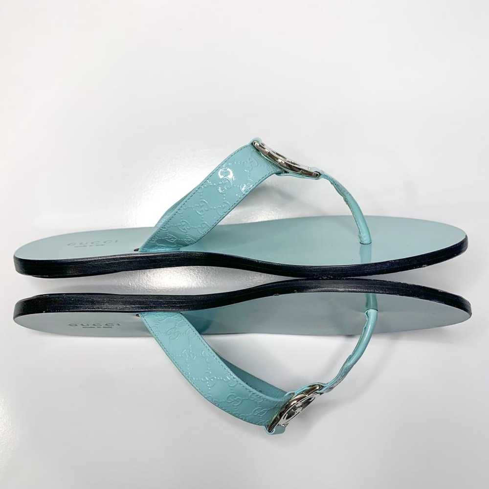 Gucci Double G patent leather sandal - image 7