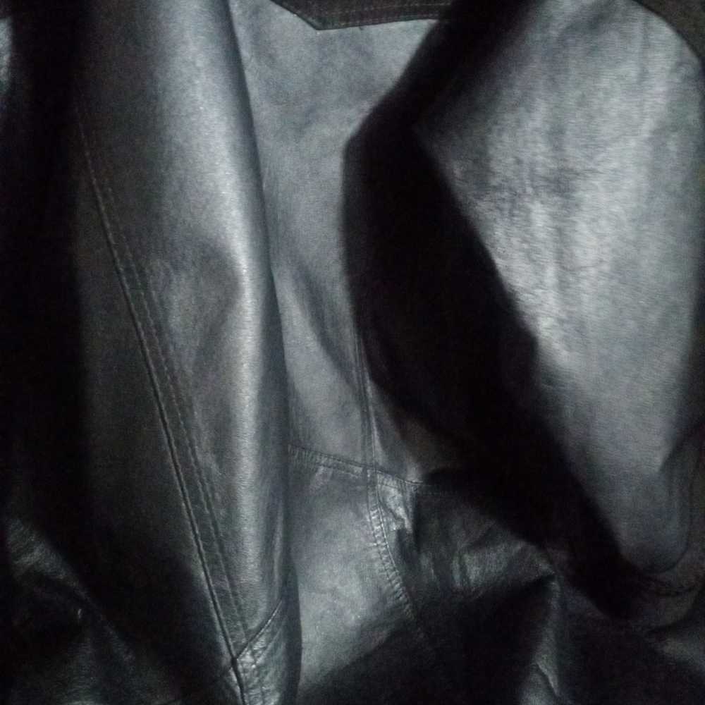 Women's leather trench coat - image 6