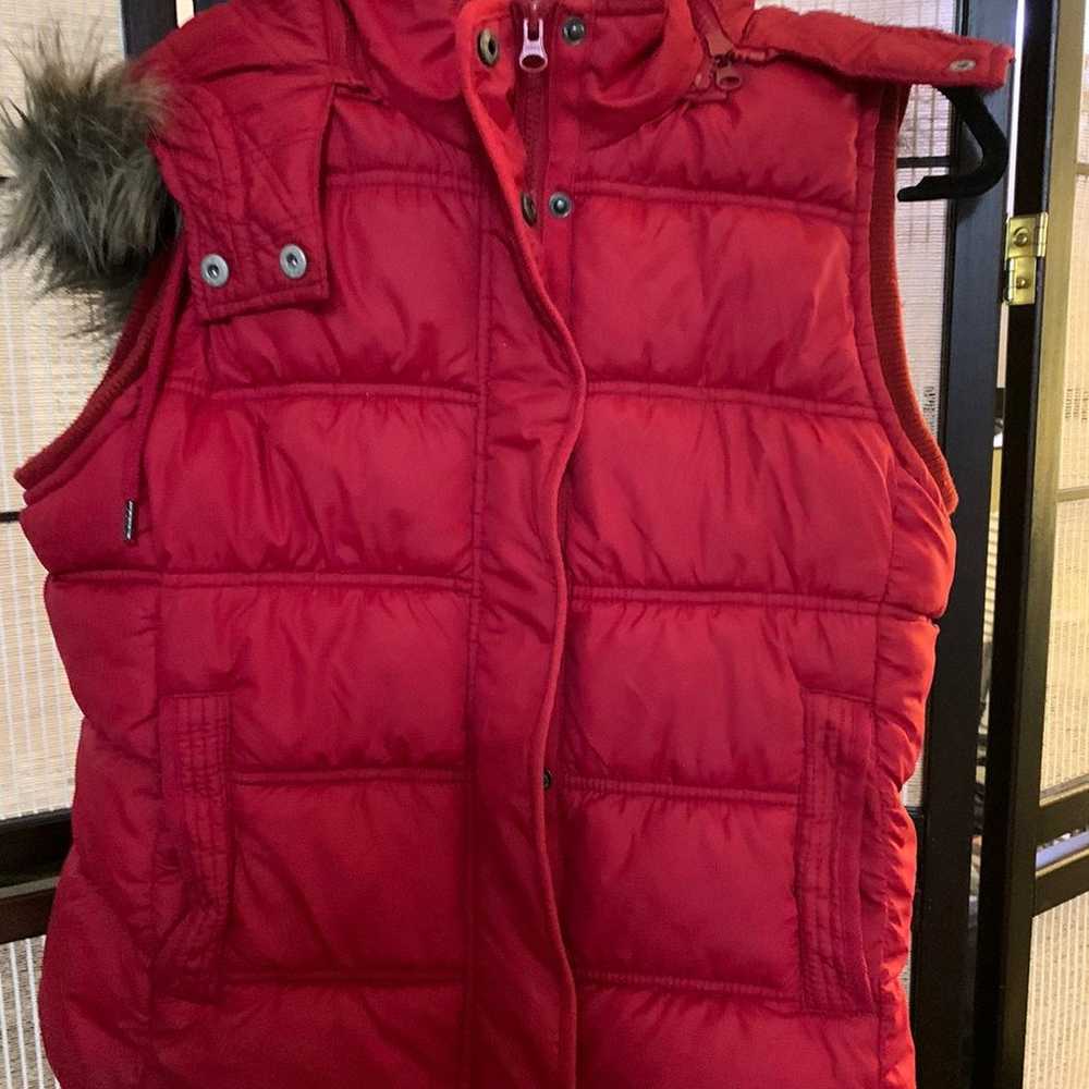 Aeropostale Puffy Vest with faux fur hood red xl - image 1