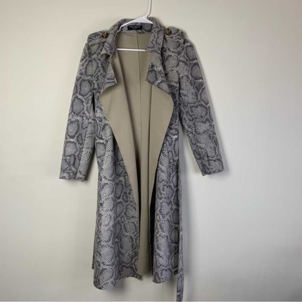 Few Moda New York Gray Snake Print Trench Coat Si… - image 3