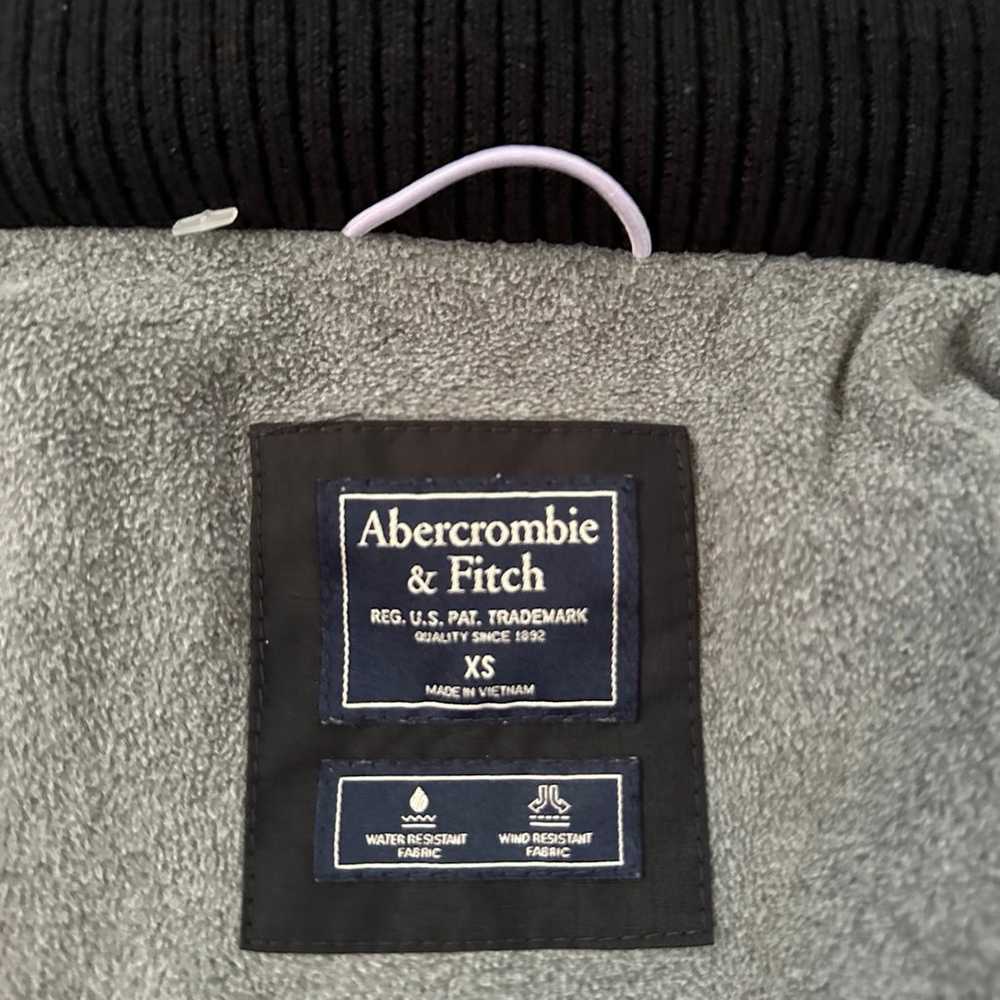 NWOT Abercrombie and Fitch Water and Wind Resista… - image 5