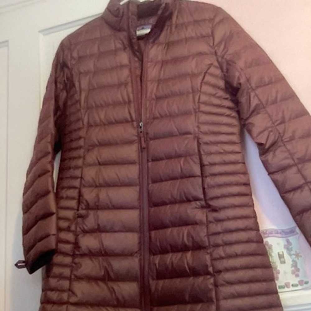 Patagonia fiona down parka in maroon size Small i… - image 1