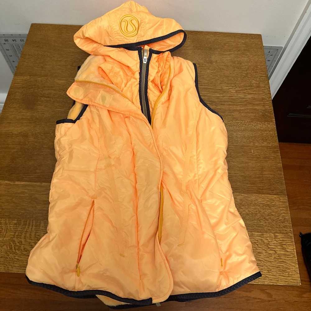 Lululemon Glacier Fleece Lined Hood Vest Burning … - image 2