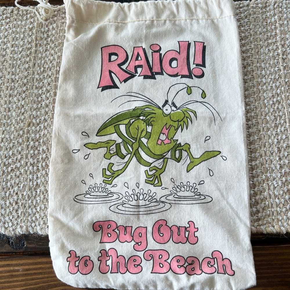 Vintage Raid bug spray advertising beach bag, dra… - image 3