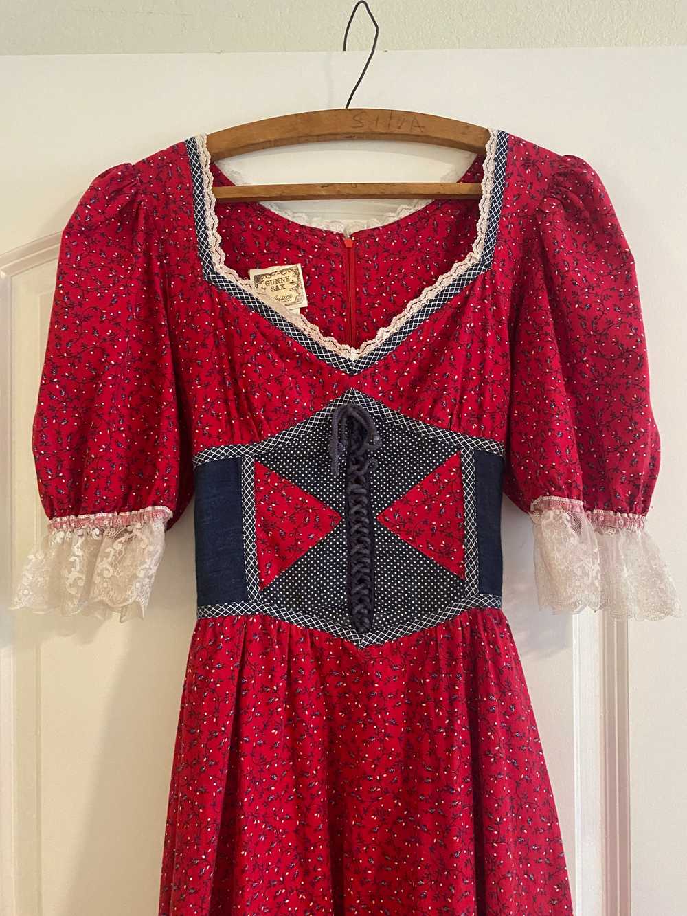 1970s Gunne Sax Red Calico Corset Dress size 11 - image 8