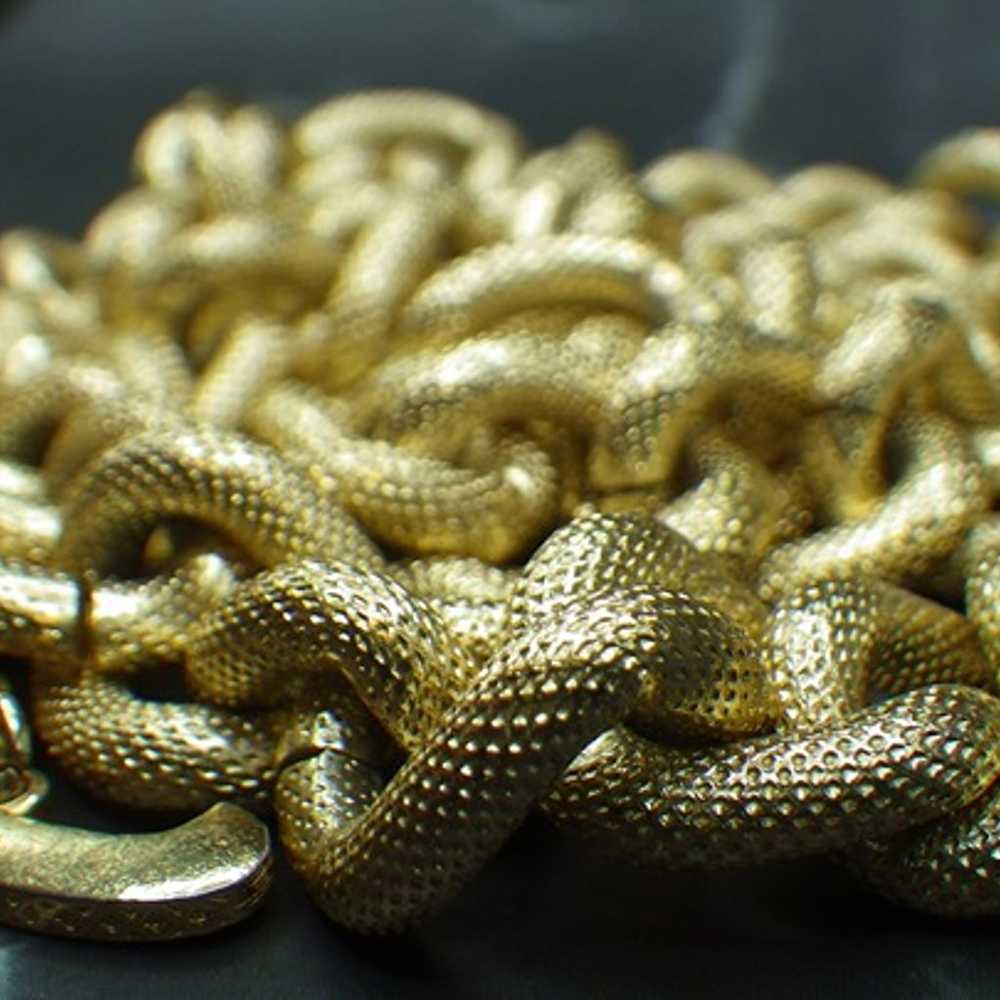 Avon Chain Link Necklace Lightweight Textured Lon… - image 1