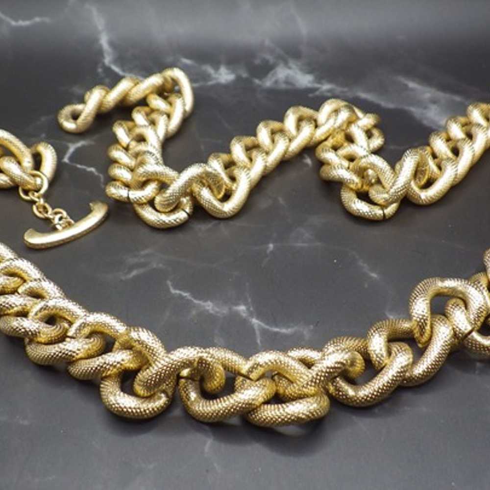 Avon Chain Link Necklace Lightweight Textured Lon… - image 3