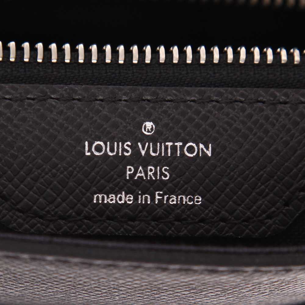 Louis Vuitton Milo shoulder bag in grey taiga lea… - image 3