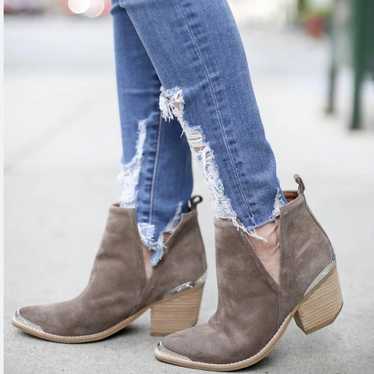 Jeffrey Campbell Cromwell Western Suede Boots Sil… - image 1