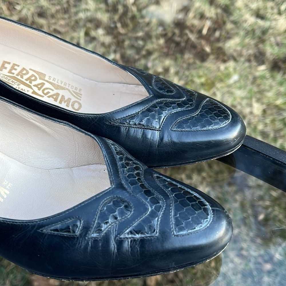 Salvatore Ferragamo Vintage heels, size 6 1/2, bl… - image 3