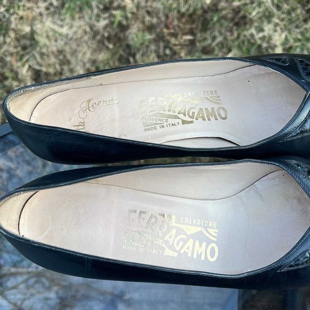 Salvatore Ferragamo Vintage heels, size 6 1/2, bl… - image 4