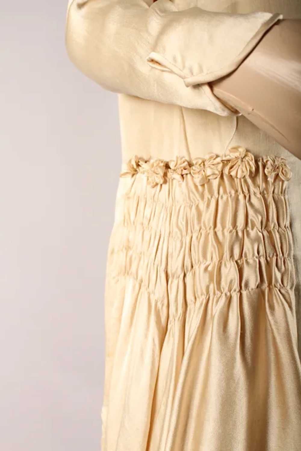 Vintage 1920s  Cream Satin Wedding Dress with Det… - image 4