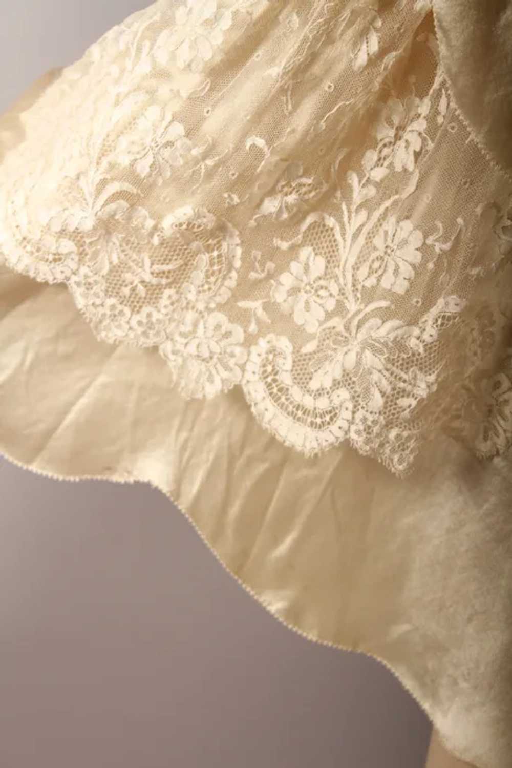 Vintage 1920s  Cream Satin Wedding Dress with Det… - image 8