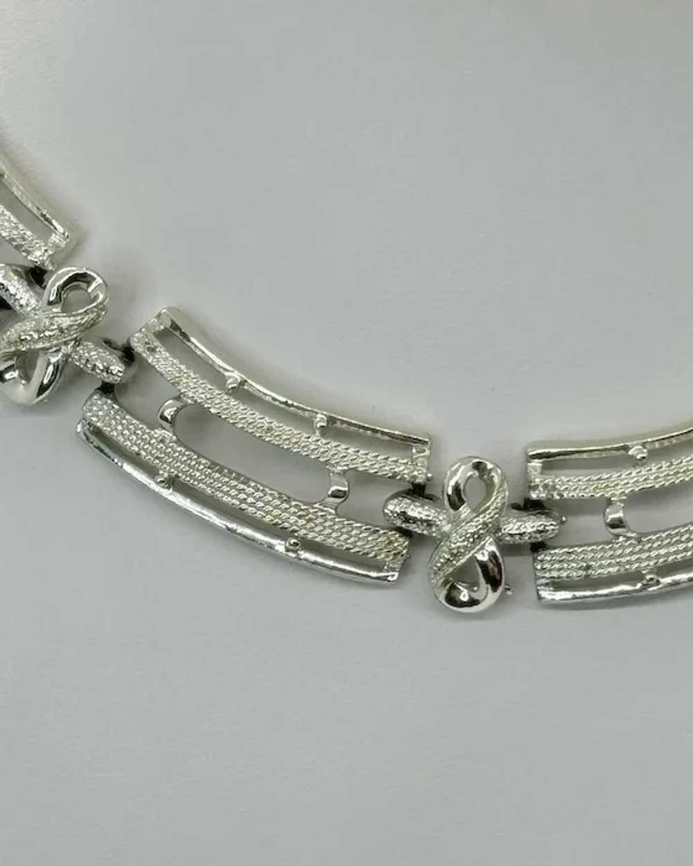 Mid century textured silver tone bar and bow knot… - image 5