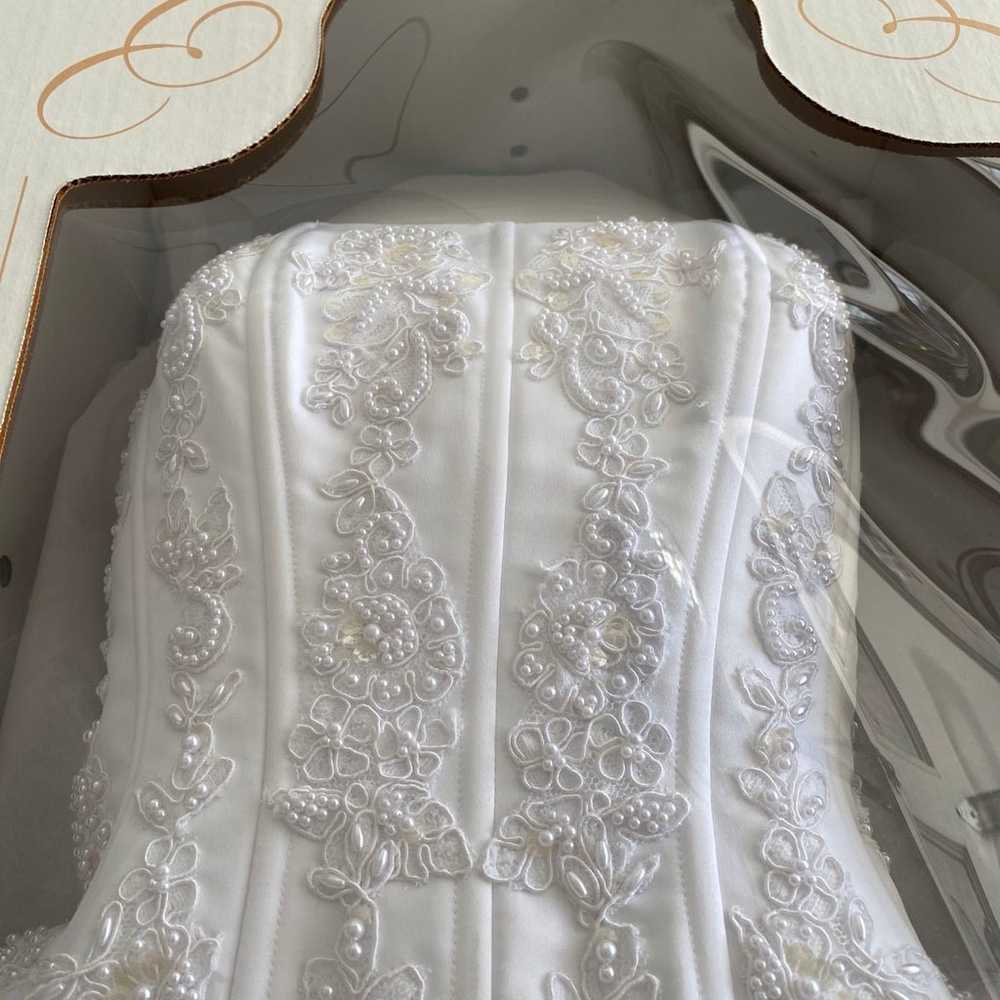 Oleg Cassini Wedding Dress size 6 - image 9