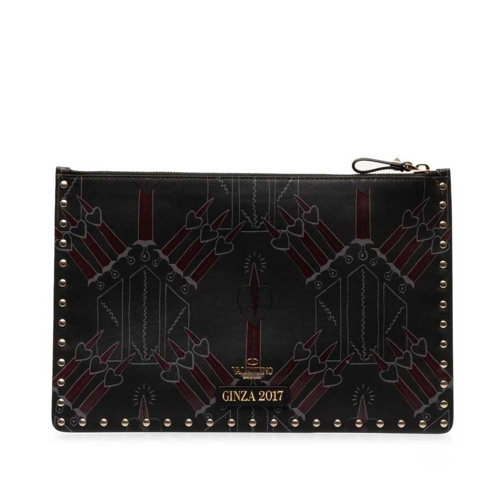 Valentino Garavani Rockstud leather clutch bag - image 3