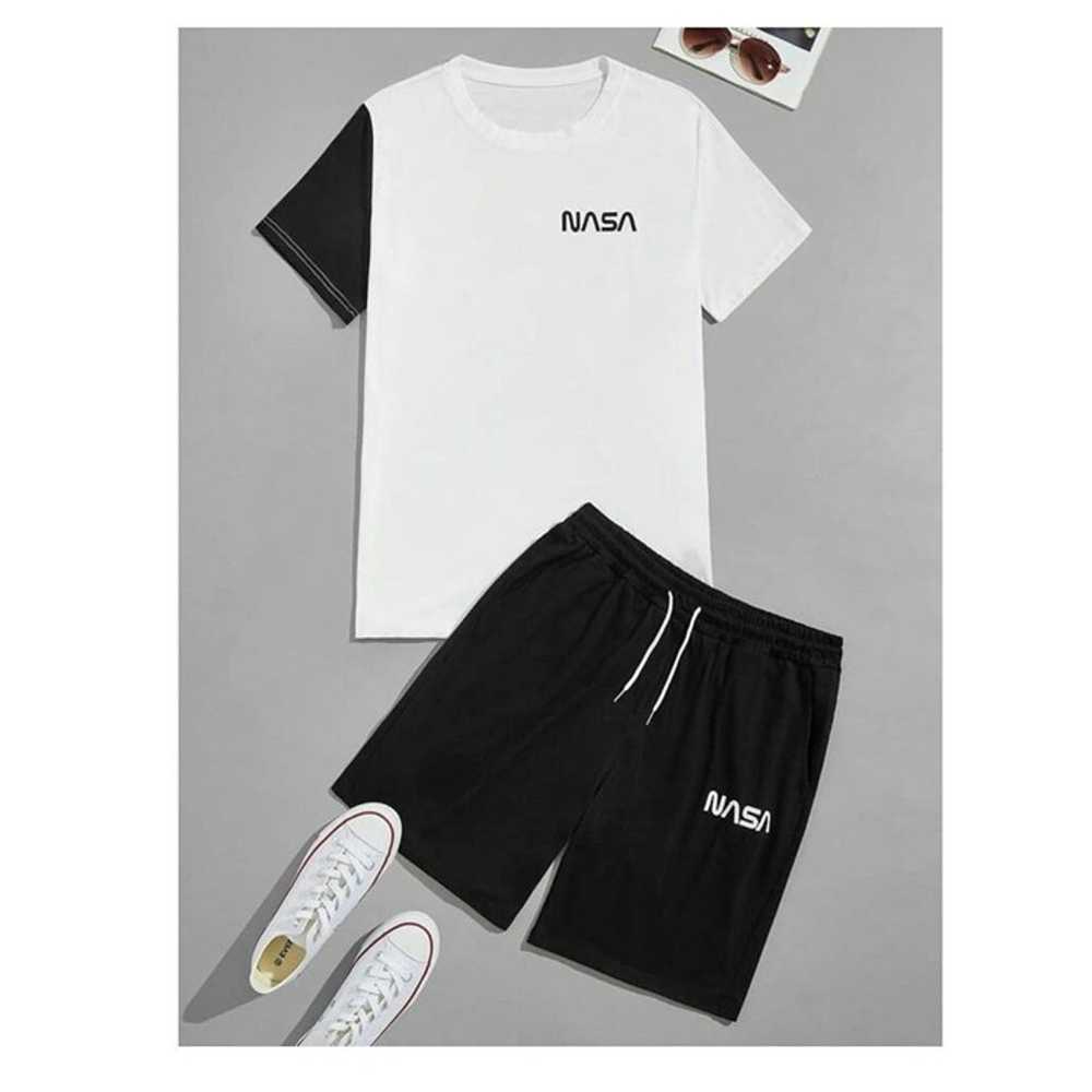 Shein Men's Nasa matching Tee and Shorts Set in B… - image 1