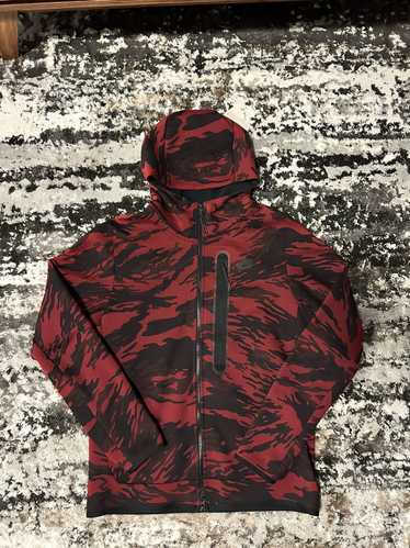 Nike Nike Tech Fleece Red Camo